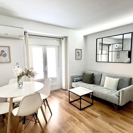Dplace To Be - Exclusive Apartments In Historic Center 마드리드 객실 사진