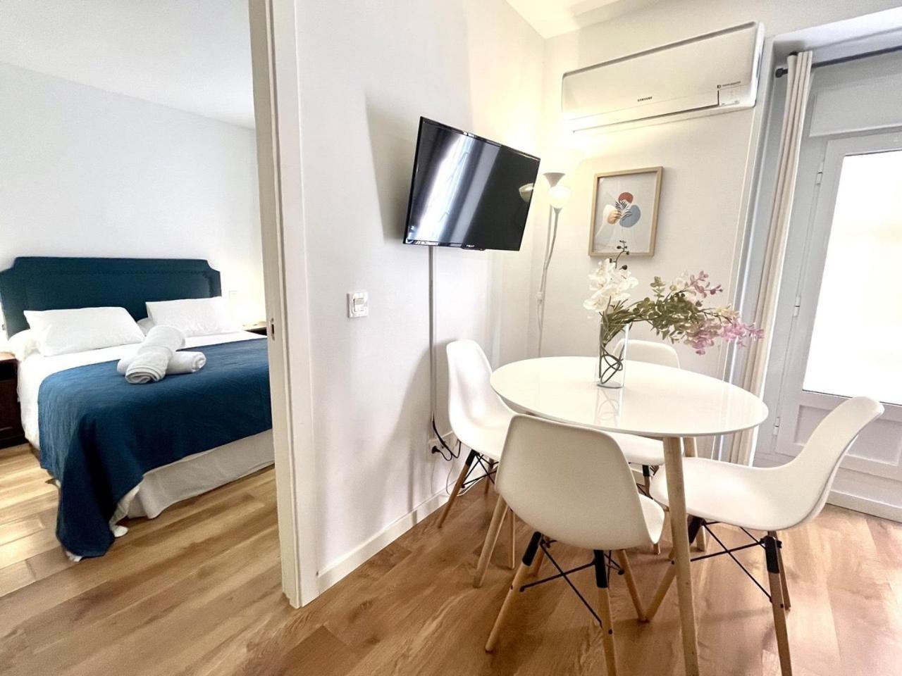 Dplace To Be - Exclusive Apartments In Historic Center 마드리드 객실 사진