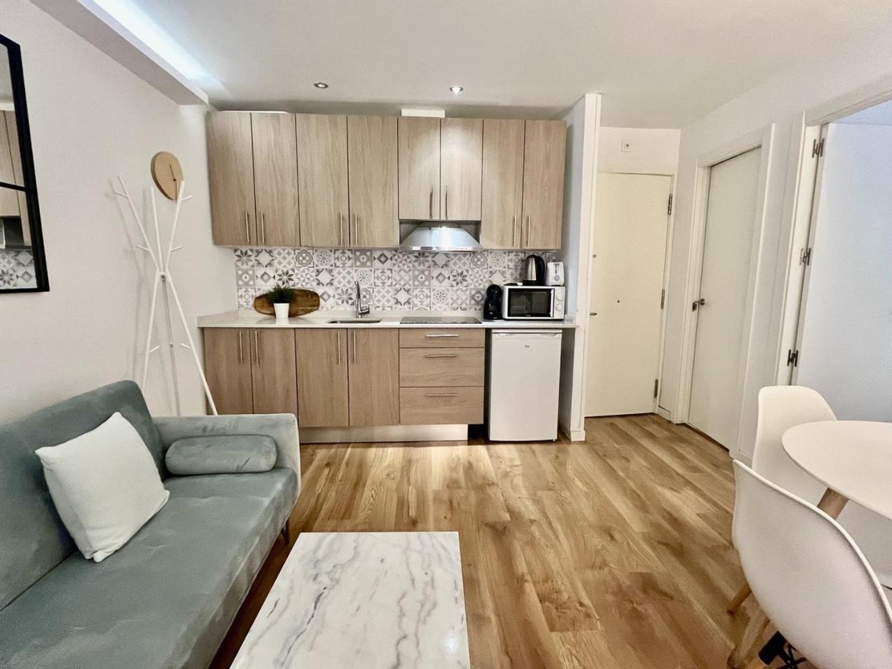 Dplace To Be - Exclusive Apartments In Historic Center 마드리드 객실 사진